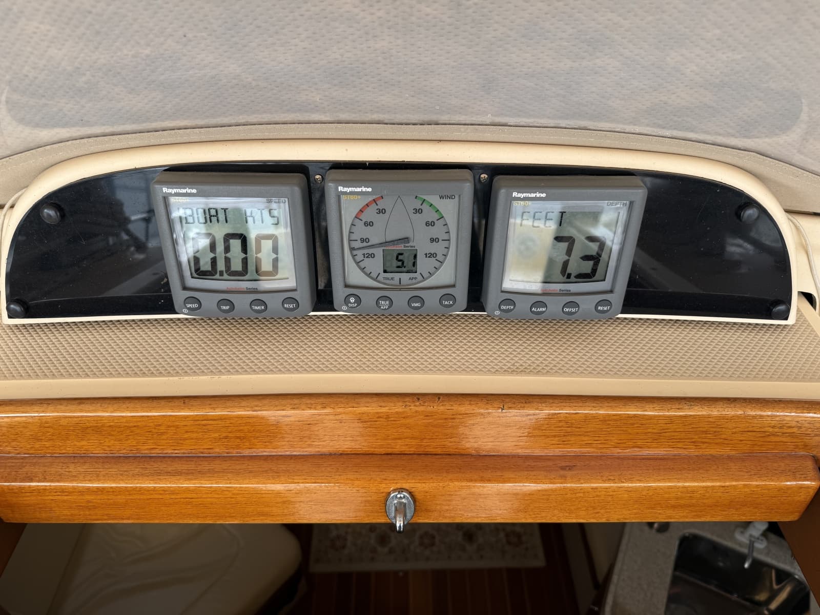 2005 Island Packet 370 - Photo 13