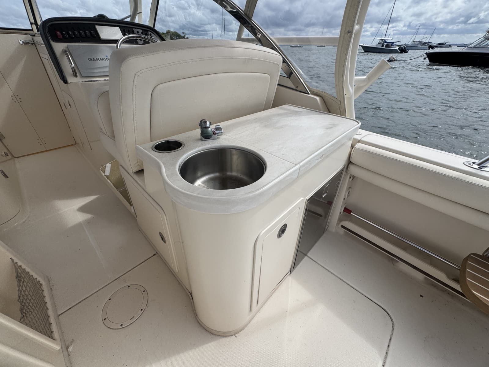 2017 Grady-White Freedom 307 - Photo 5