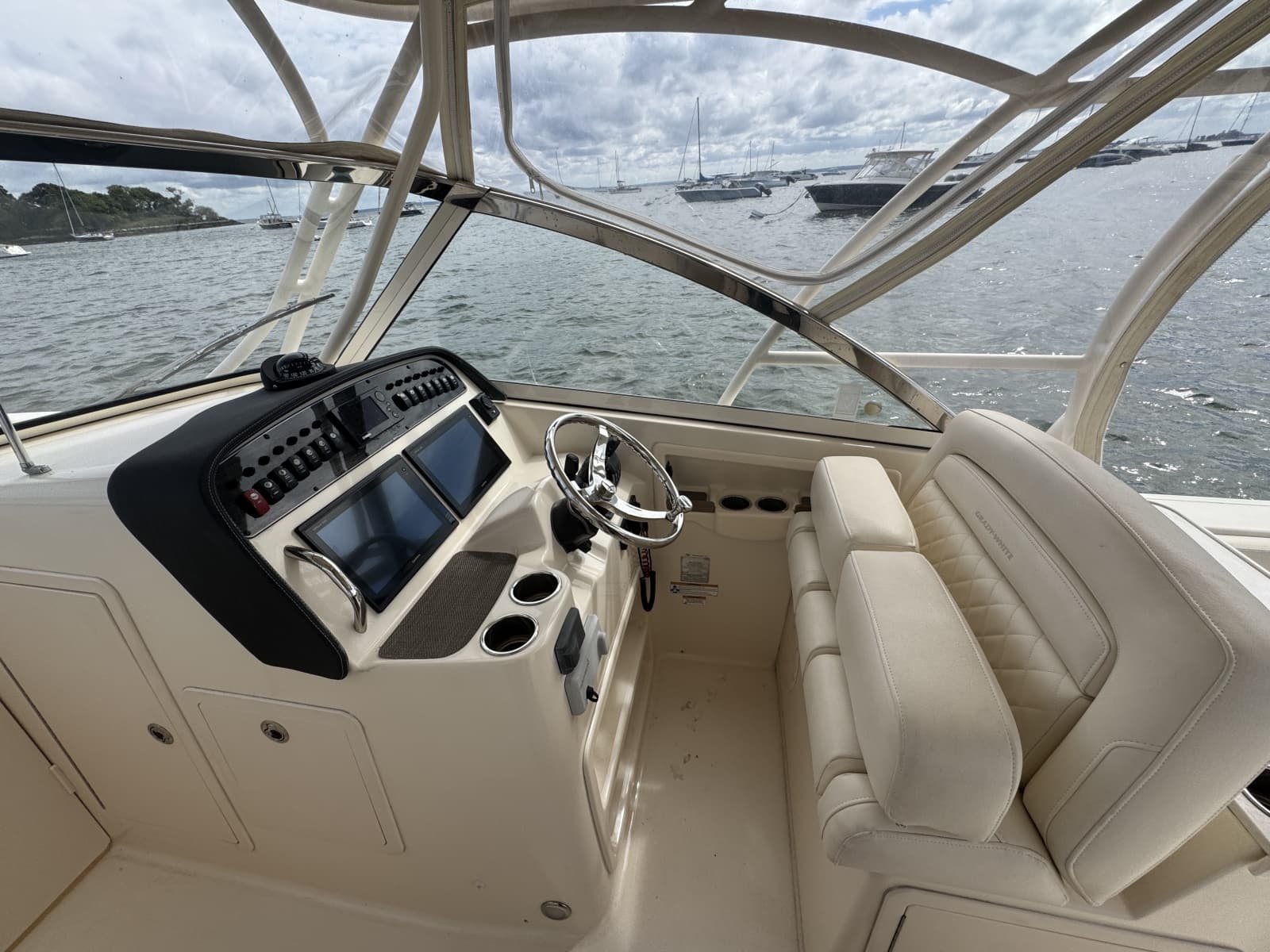 2017 Grady-White Freedom 307 - Photo 10