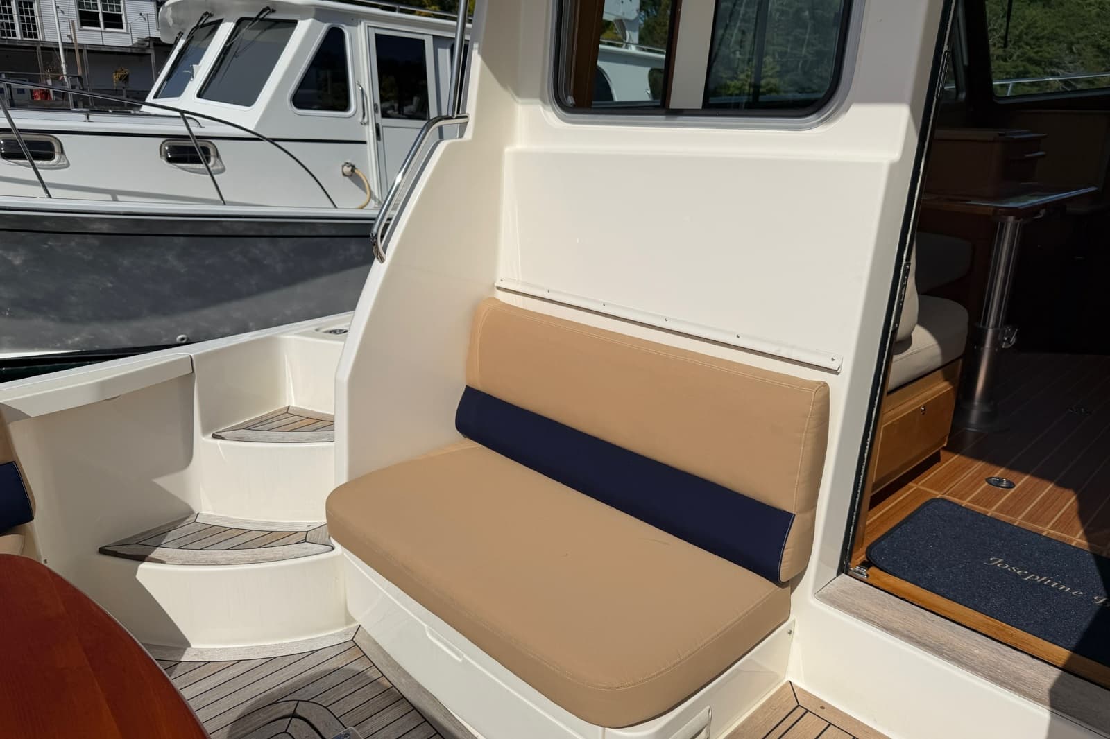 2011 Sabre 40 Sedan - Photo 13