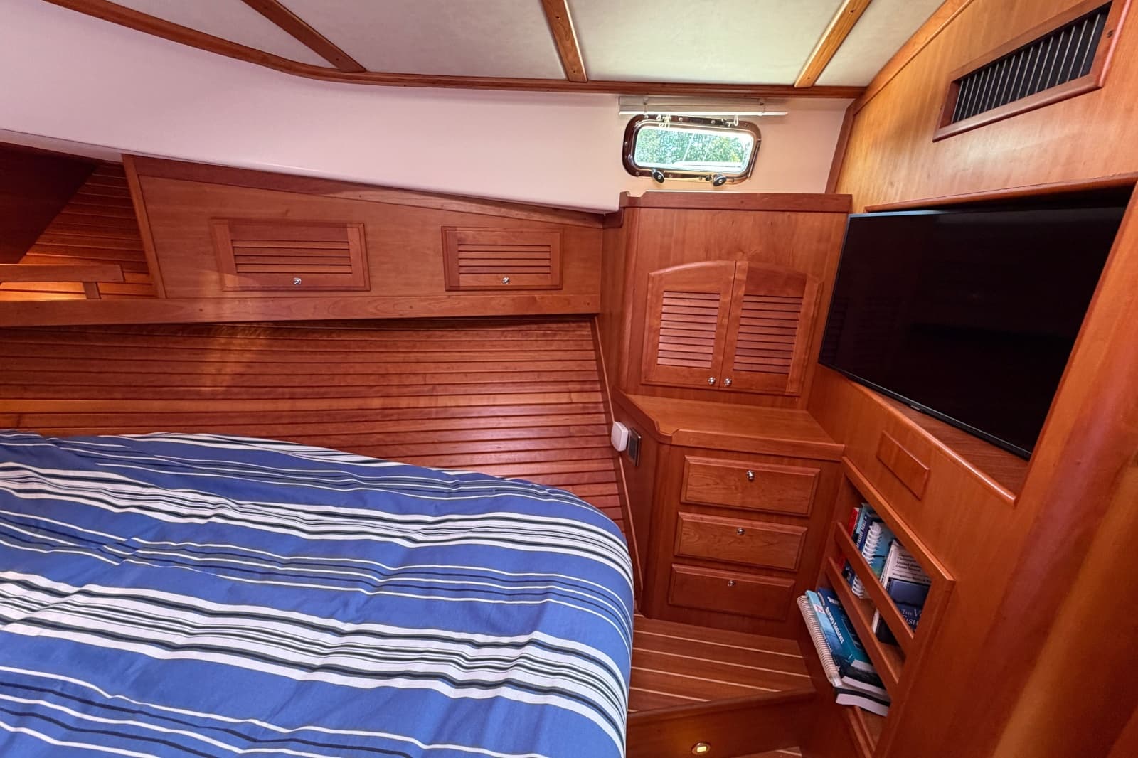2011 Sabre 40 Sedan - Photo 60