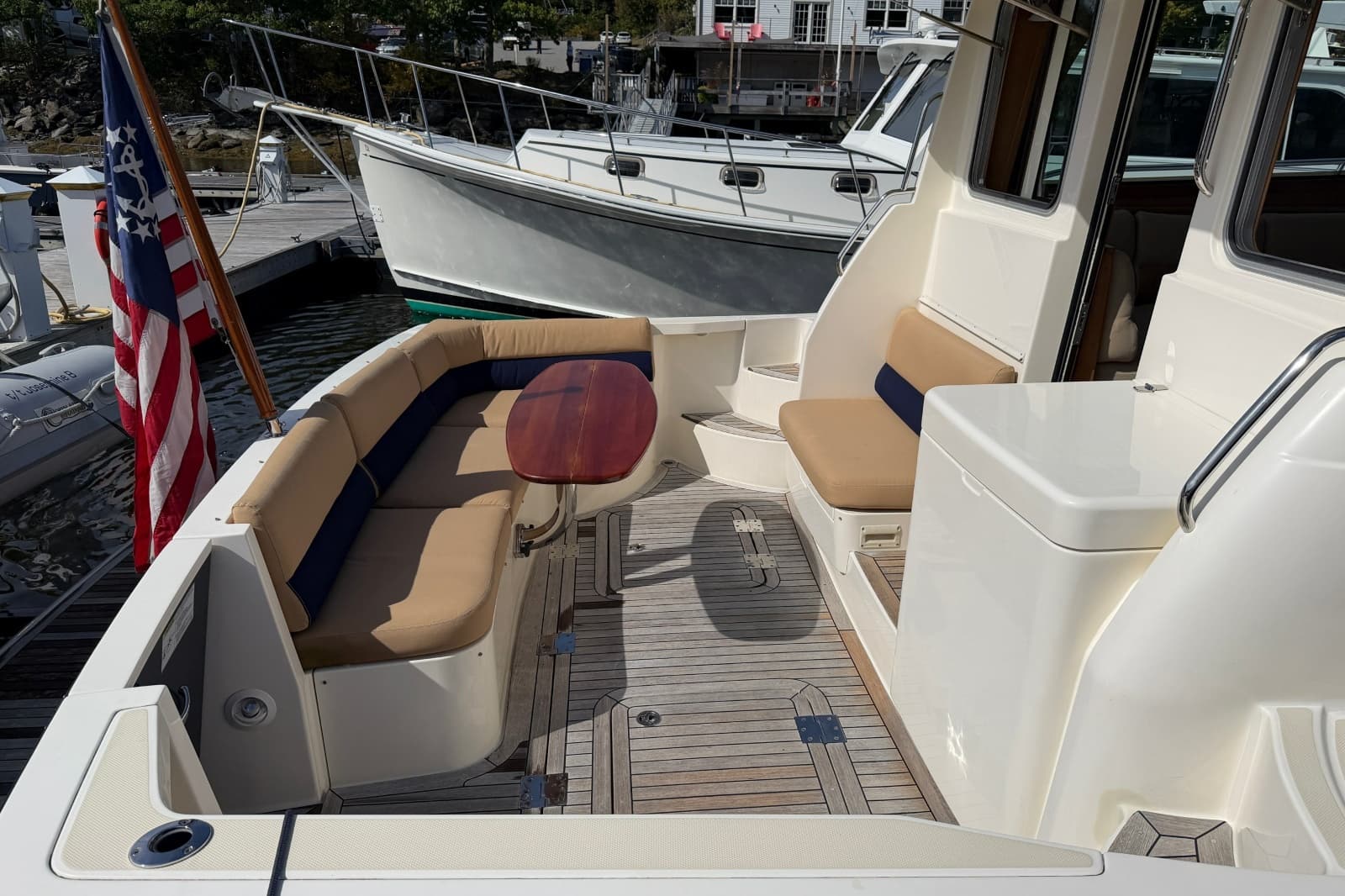 2011 Sabre 40 Sedan - Photo 10