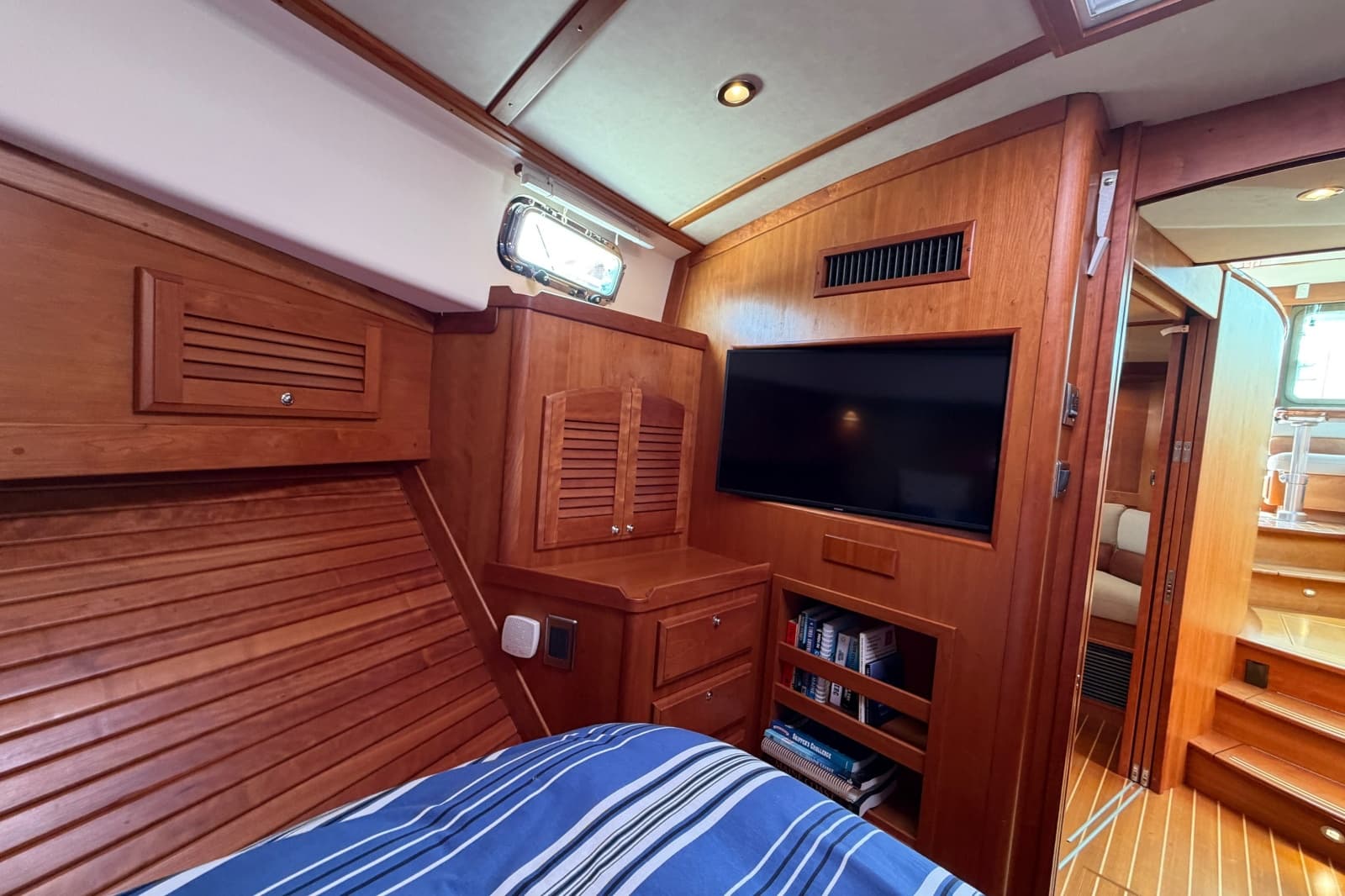 2011 Sabre 40 Sedan - Photo 59