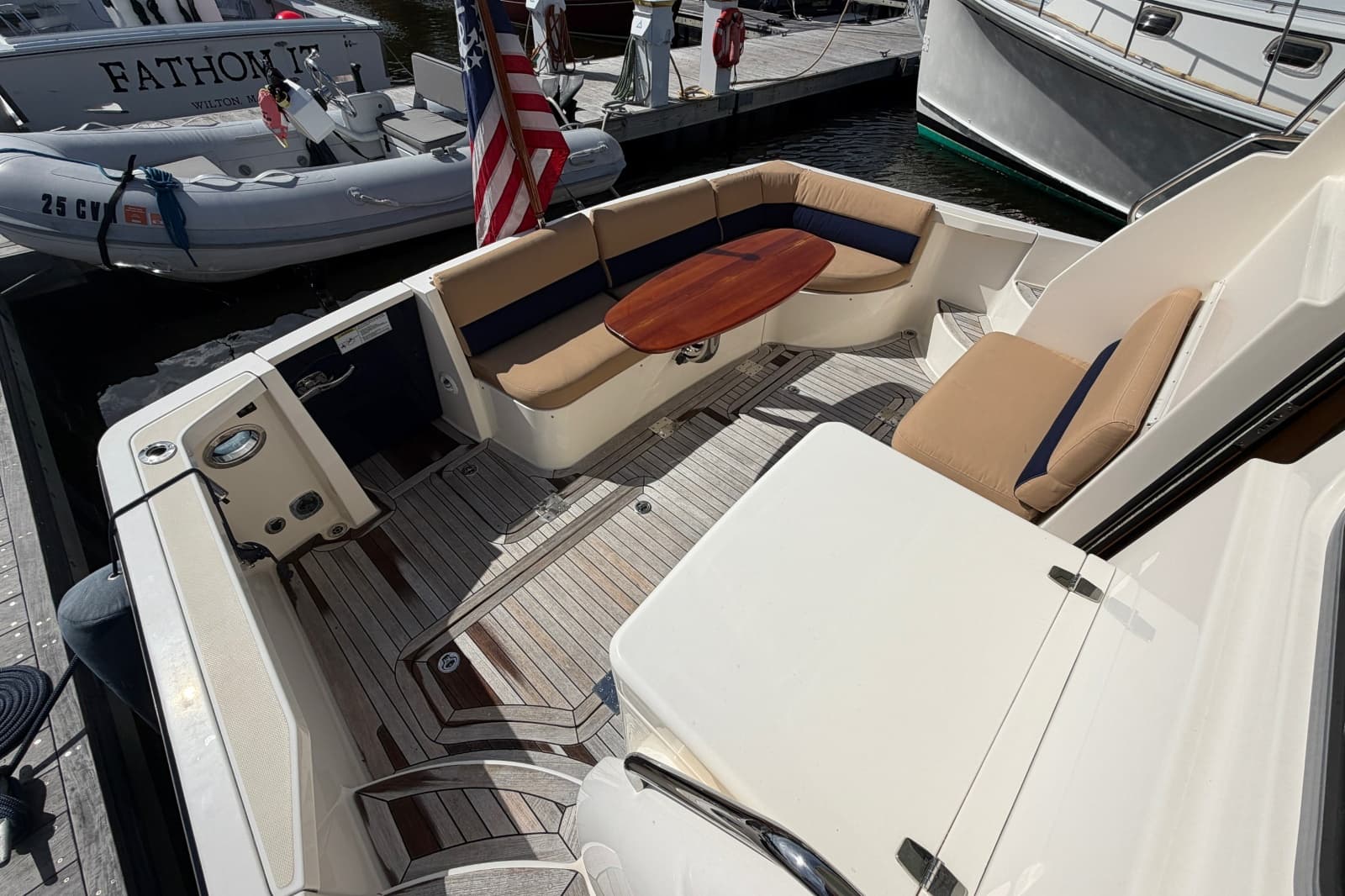 2011 Sabre 40 Sedan - Photo 12