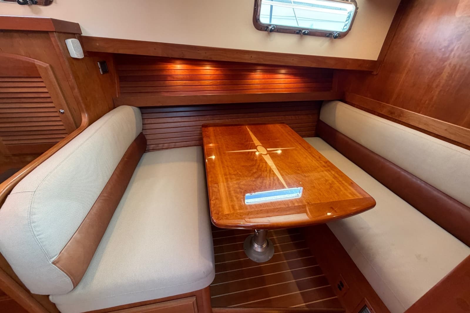 2011 Sabre 40 Sedan - Photo 54