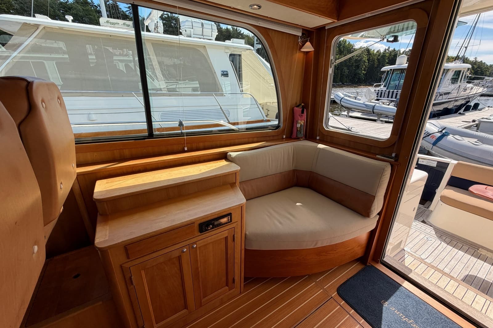 2011 Sabre 40 Sedan - Photo 22