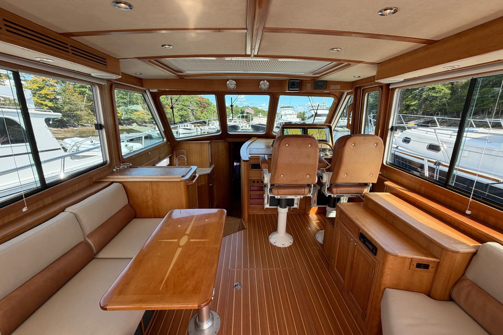2011 Sabre 40 Sedan - Photo 17