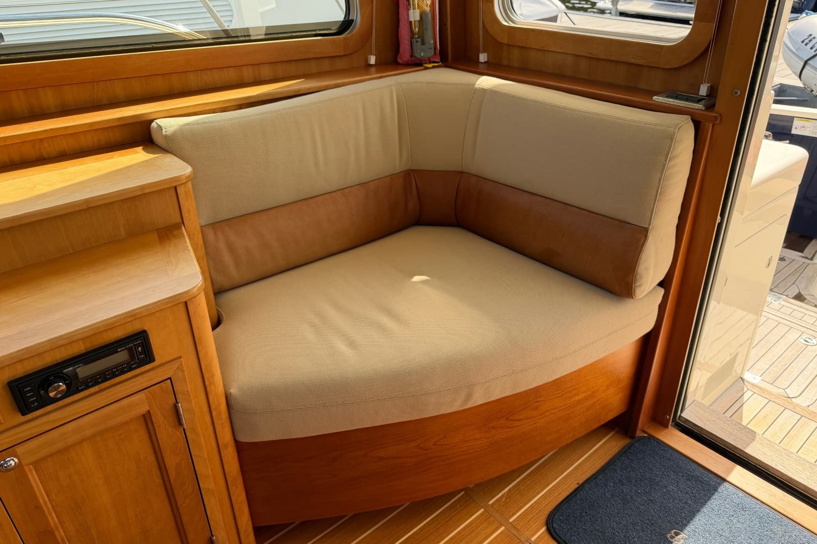 2011 Sabre 40 Sedan - Photo 23