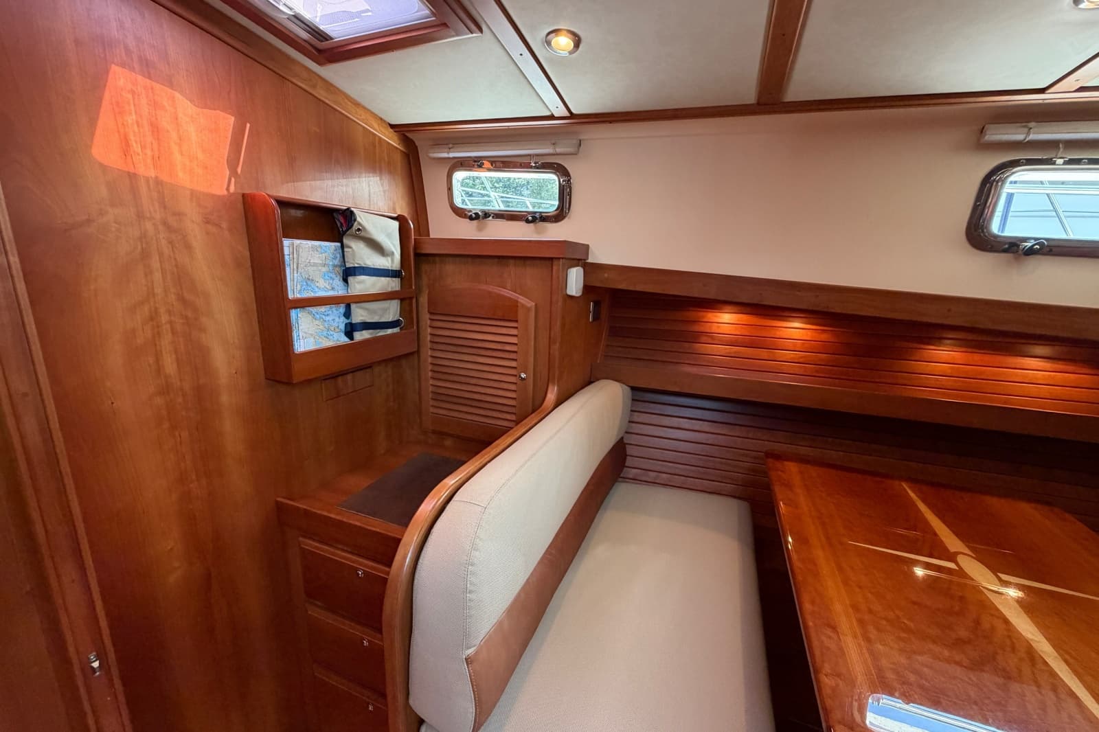 2011 Sabre 40 Sedan - Photo 55