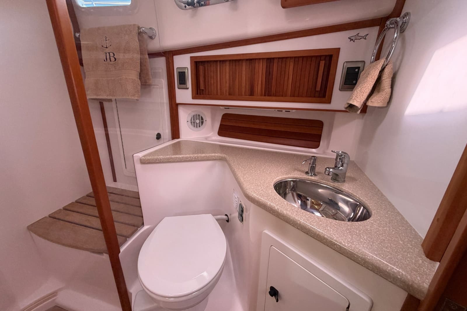2011 Sabre 40 Sedan - Photo 62