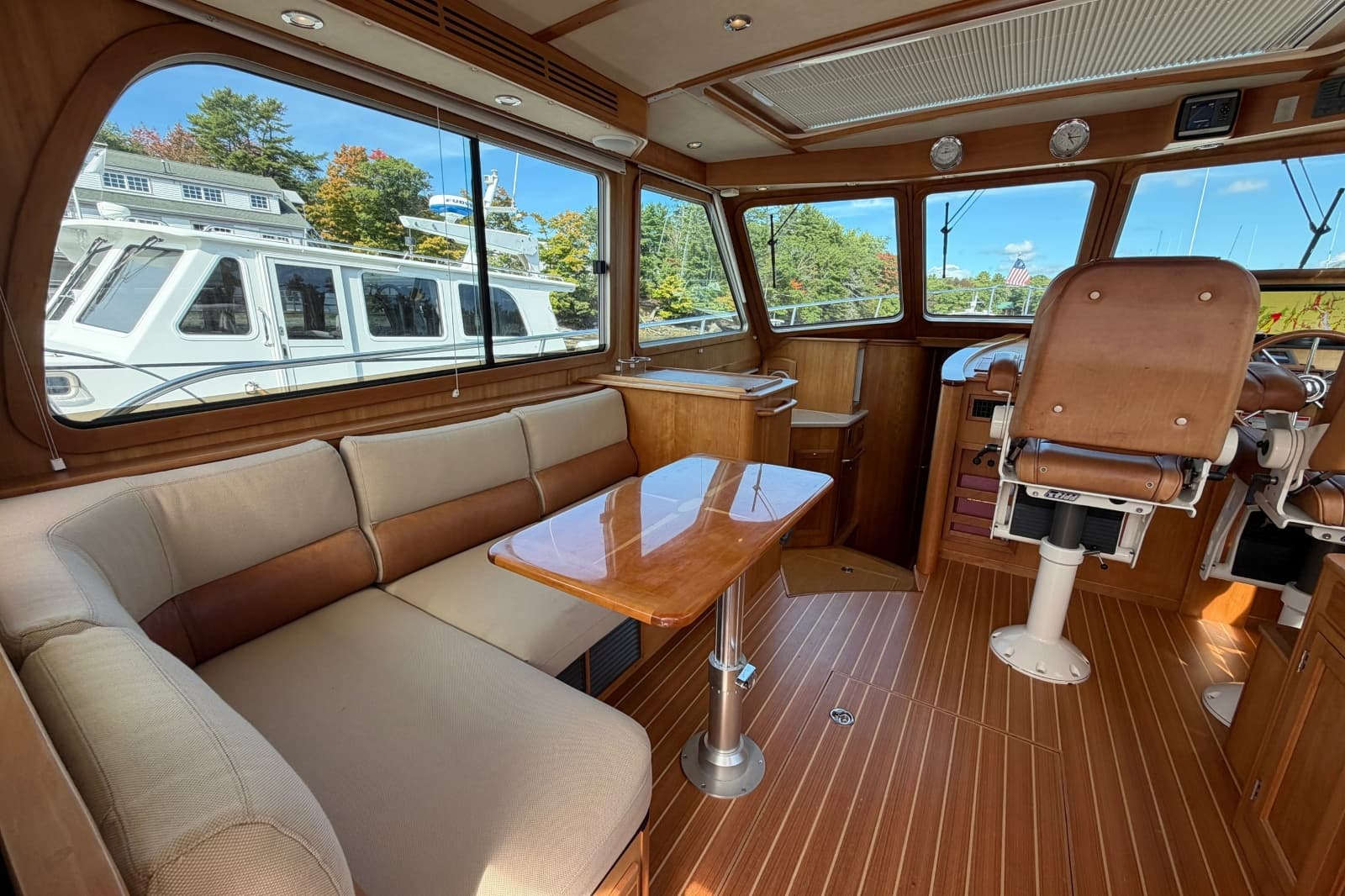 2011 Sabre 40 Sedan - Photo 18