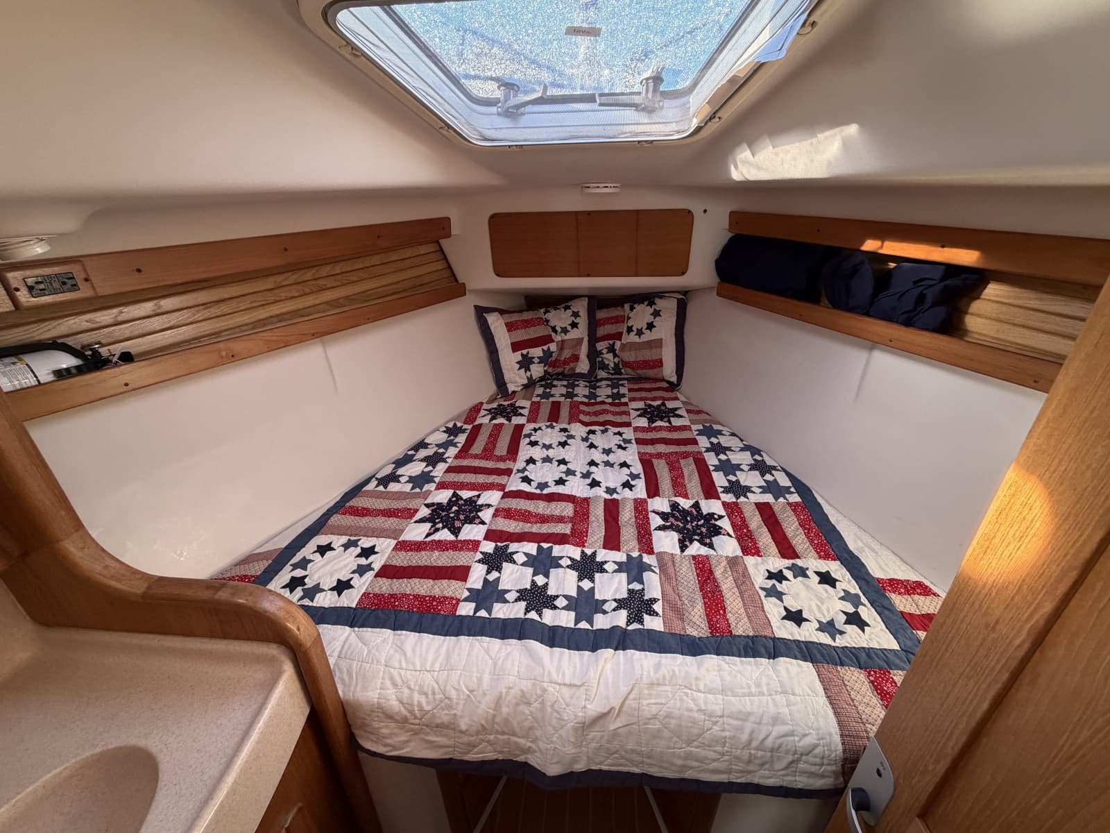 2001 Catalina 380 - Photo 47