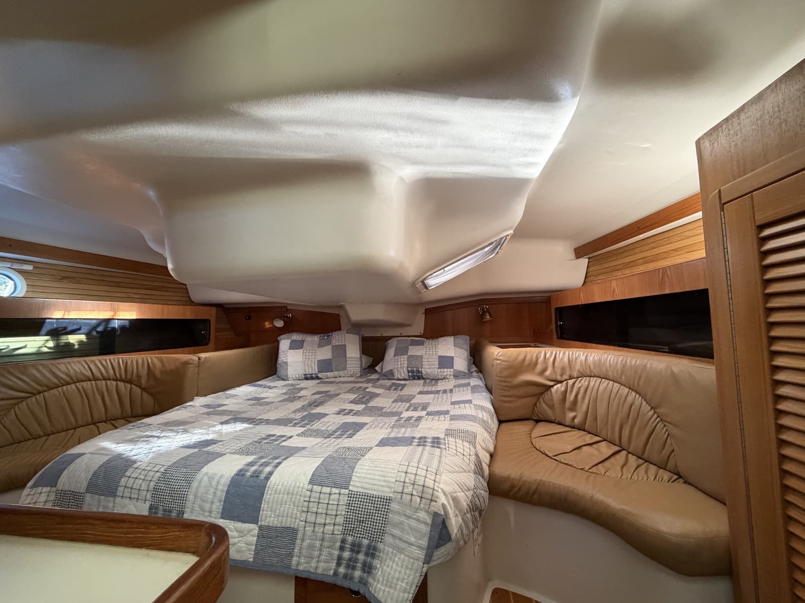 2001 Catalina 380 - Photo 65
