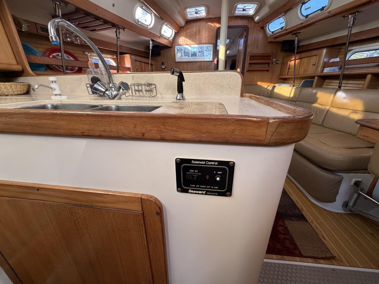 2001 Catalina 380 - Photo 44
