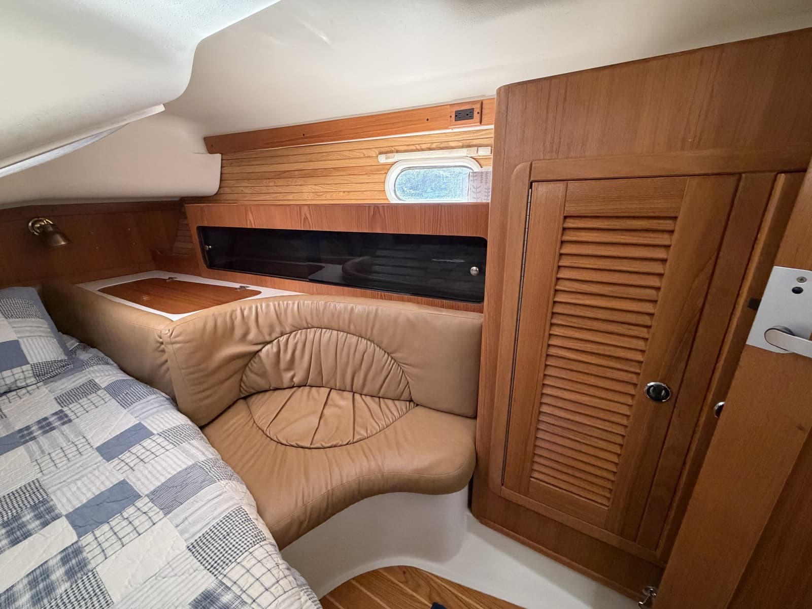 2001 Catalina 380 - Photo 66