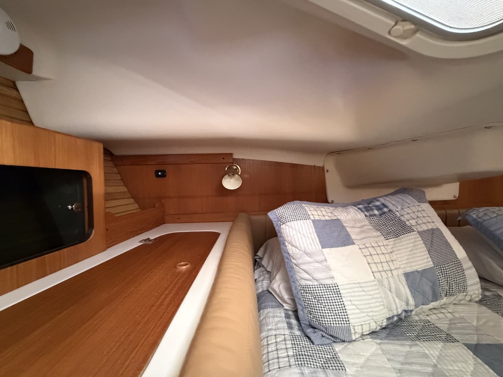 2001 Catalina 380 - Photo 68