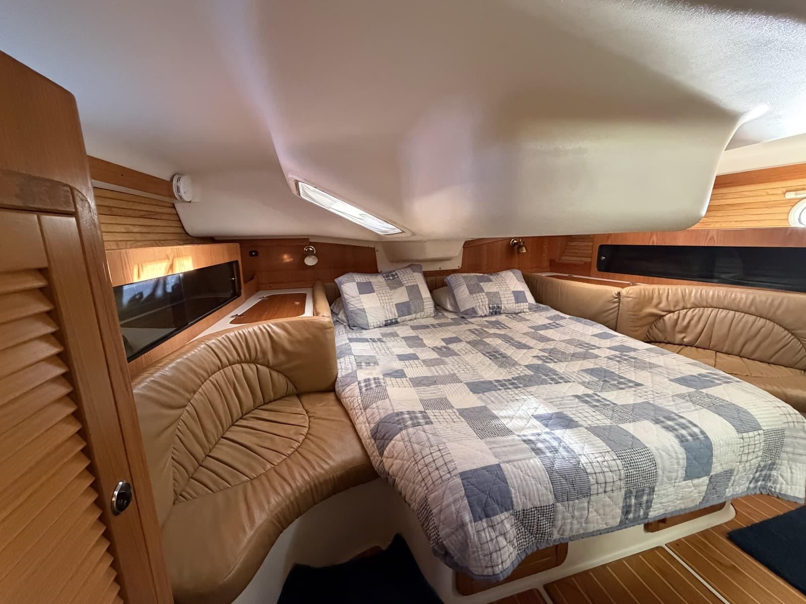 2001 Catalina 380 - Photo 67