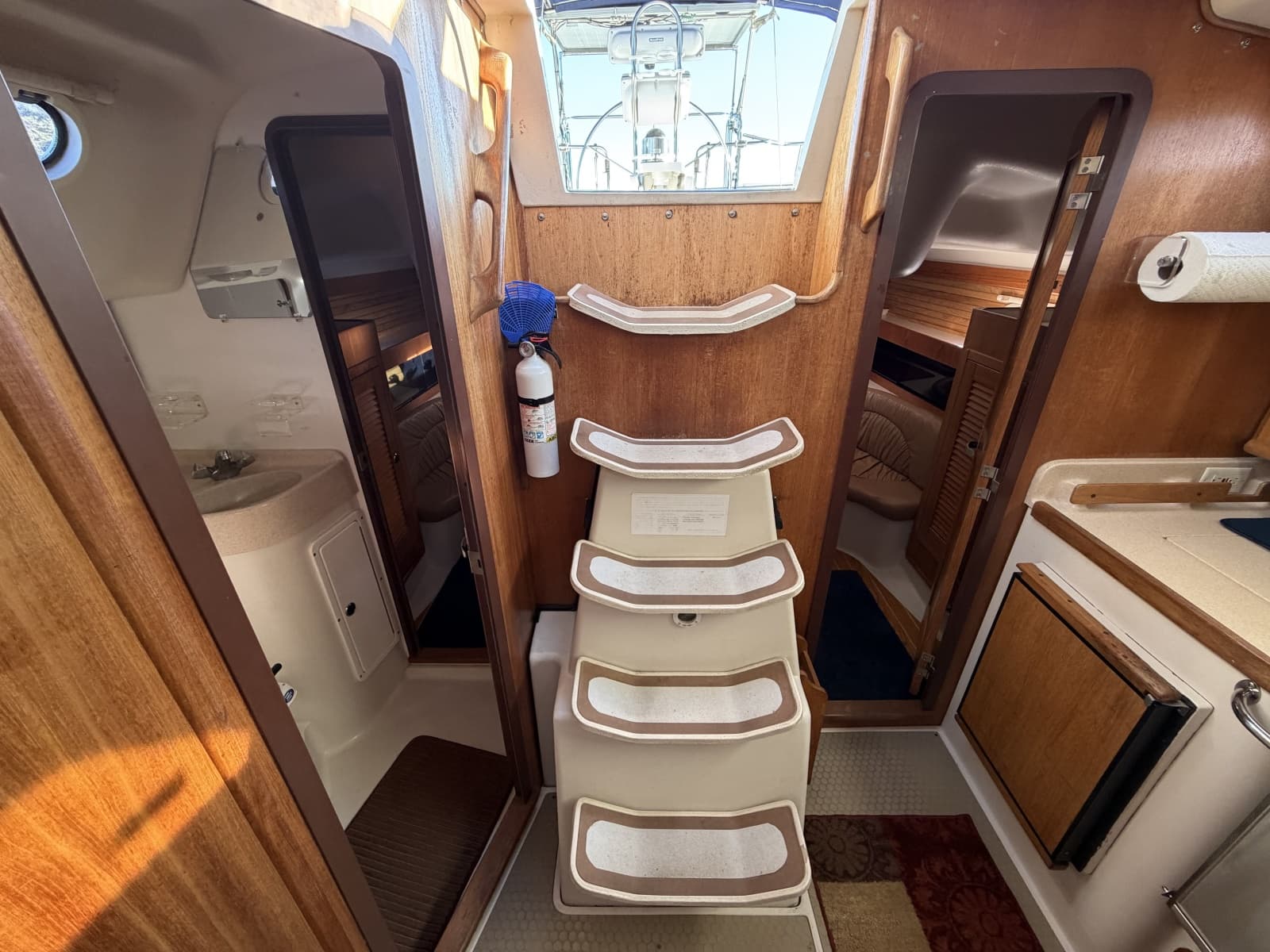 2001 Catalina 380 - Photo 55