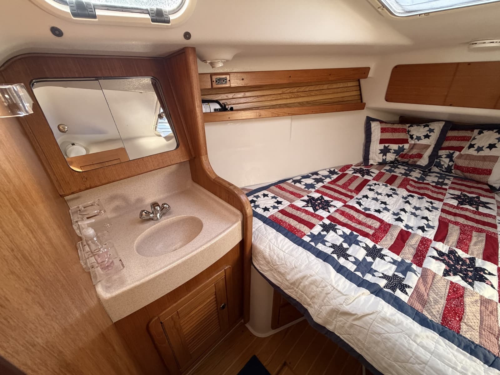 2001 Catalina 380 - Photo 48