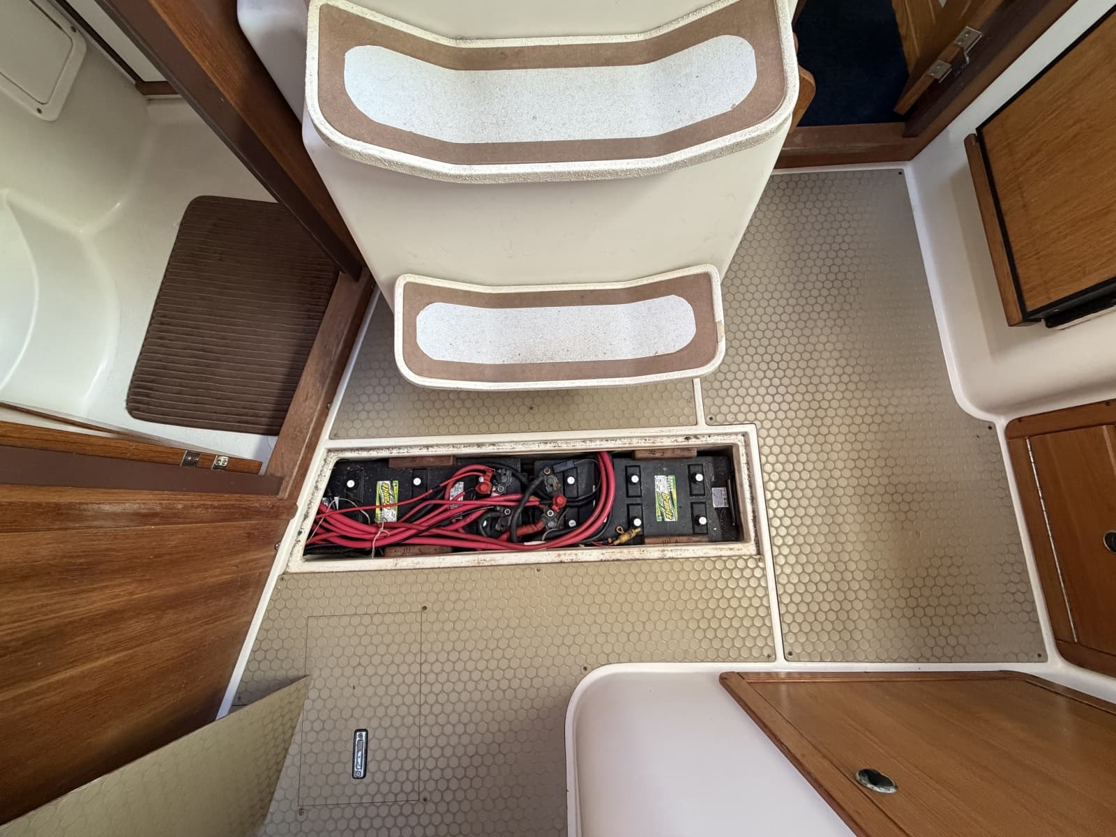 2001 Catalina 380 - Photo 77