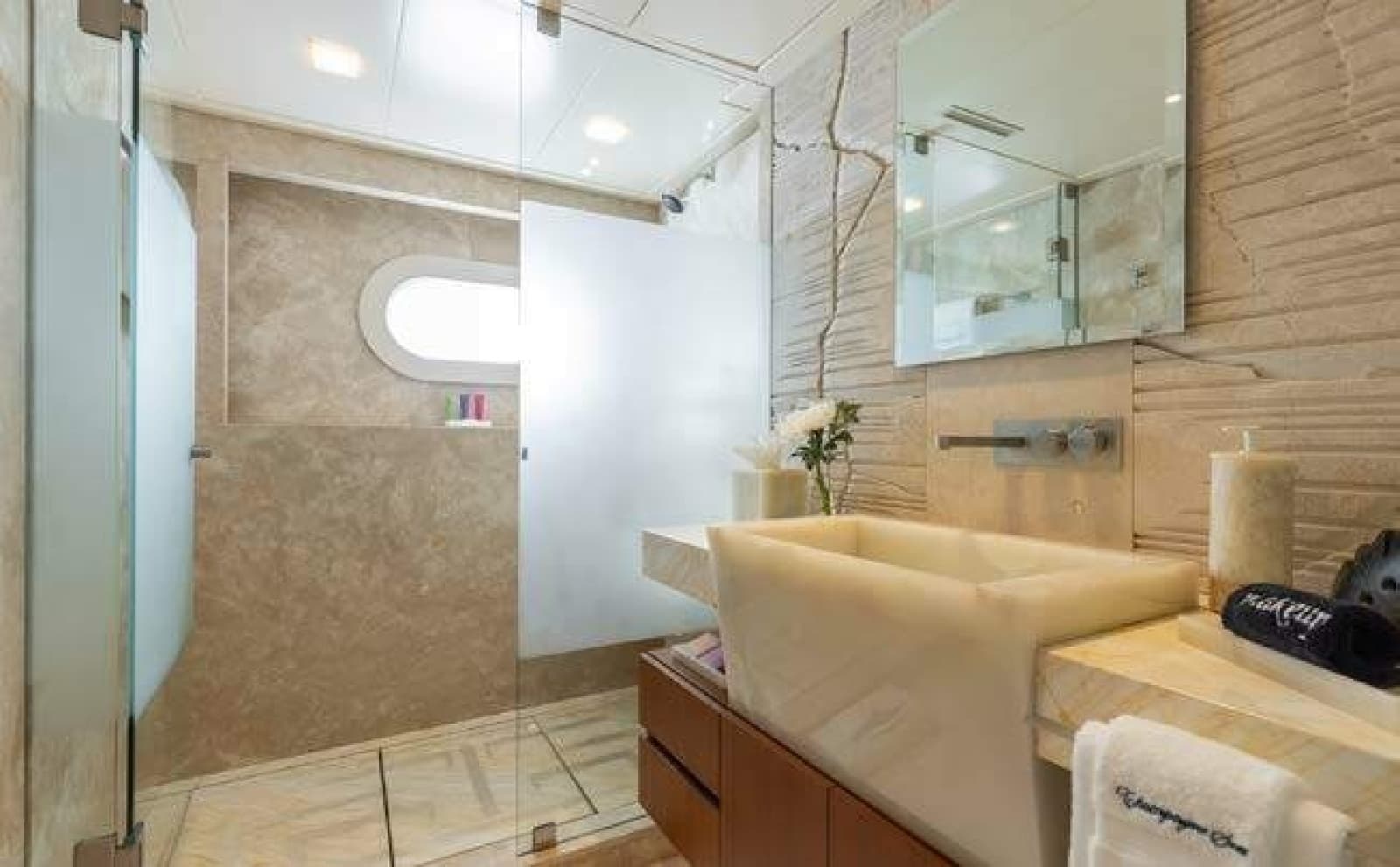 2012 Trinity Yachts Tri-Deck - Photo 22