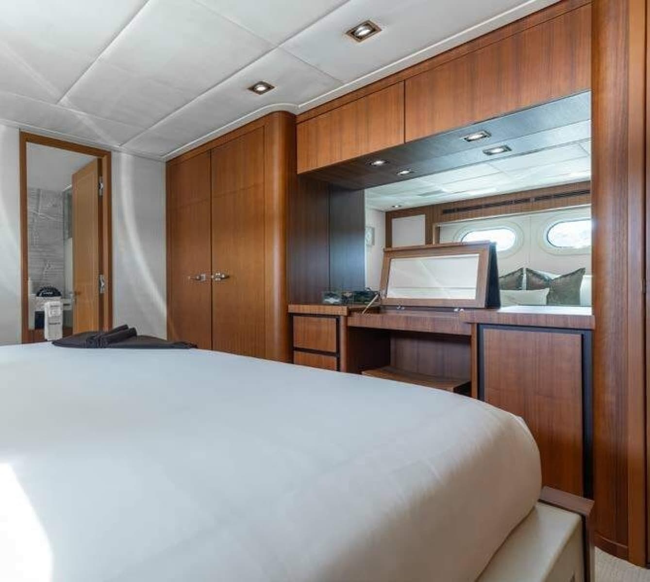2012 Trinity Yachts Tri-Deck - Photo 21