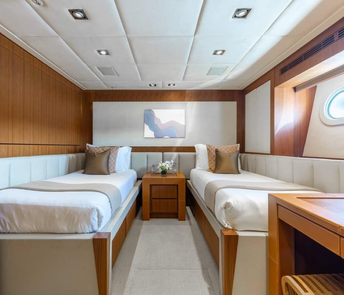 2012 Trinity Yachts Tri-Deck - Photo 30