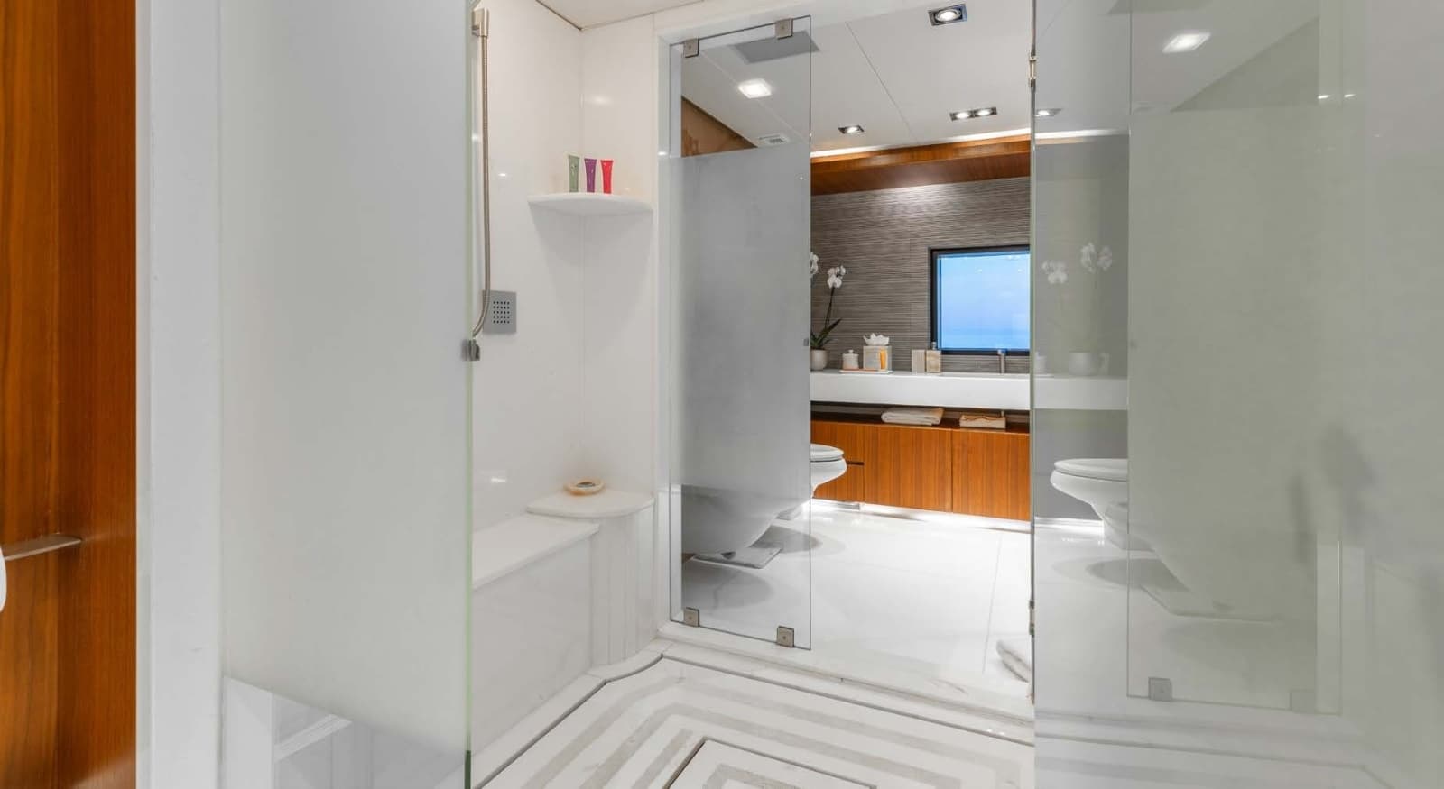 2012 Trinity Yachts Tri-Deck - Photo 20