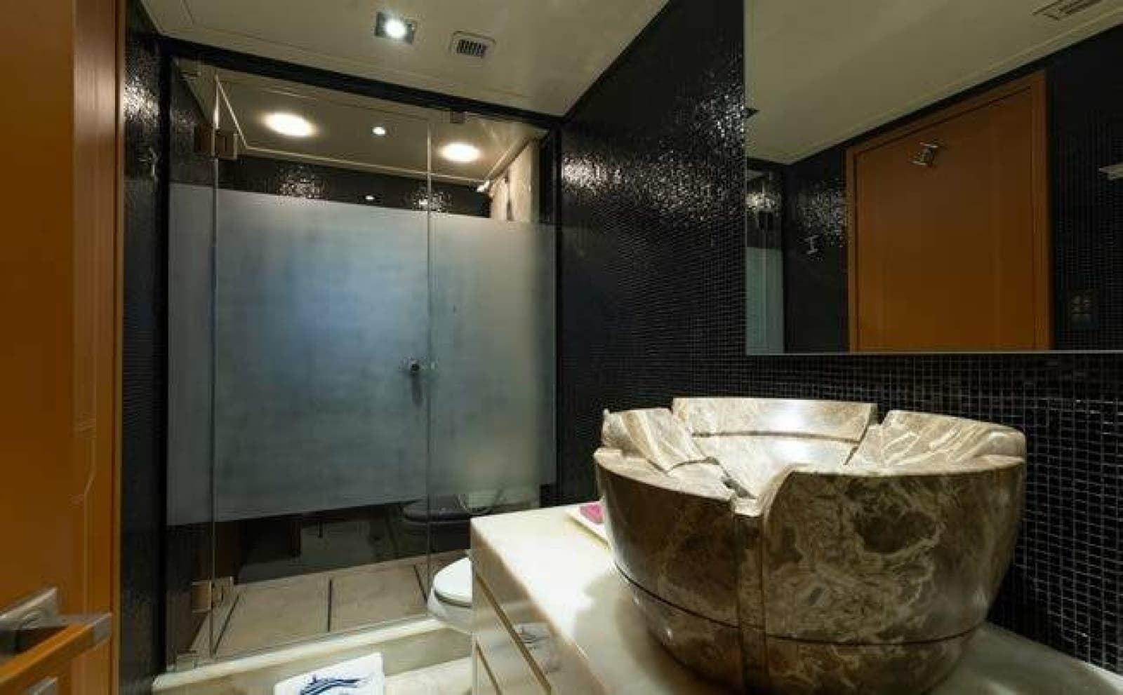 2012 Trinity Yachts Tri-Deck - Photo 38