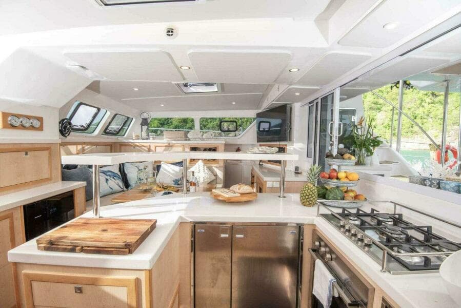 2023 Royal Cape Catamarans 570 Flybridge - Photo 11