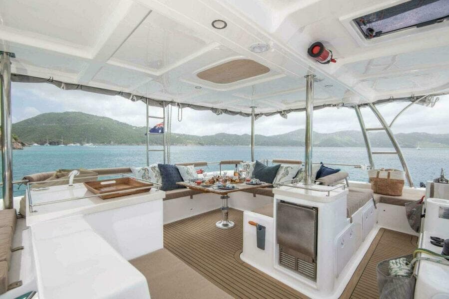 2023 Royal Cape Catamarans 570 Flybridge - Photo 6