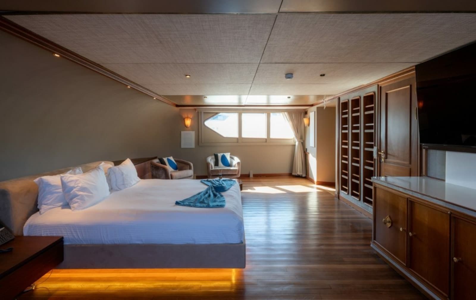 1979 Feadship  - Photo 6