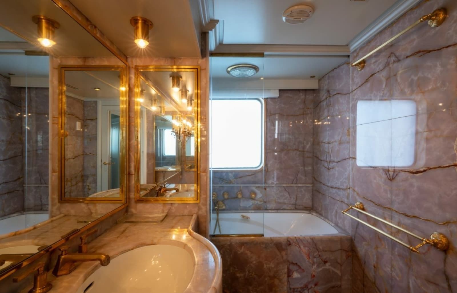 1979 Feadship  - Photo 14