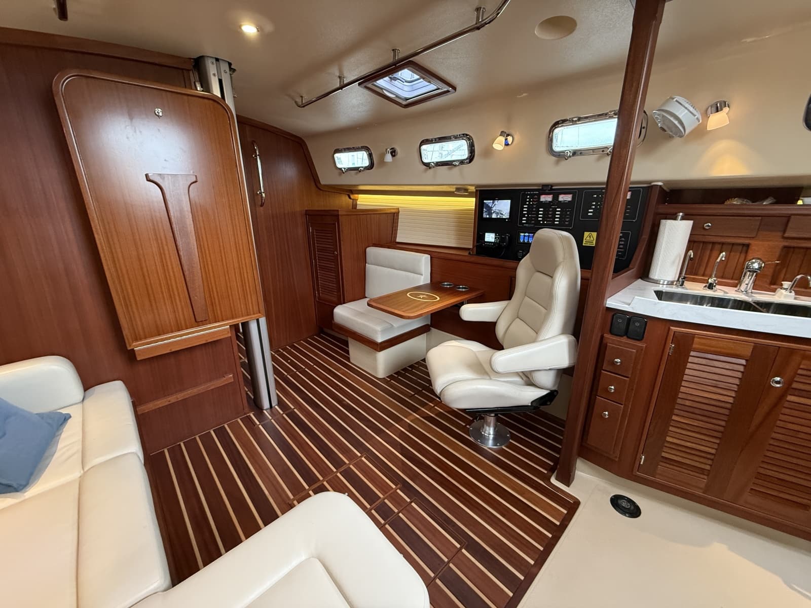 2025 Island Packet  - Photo 4