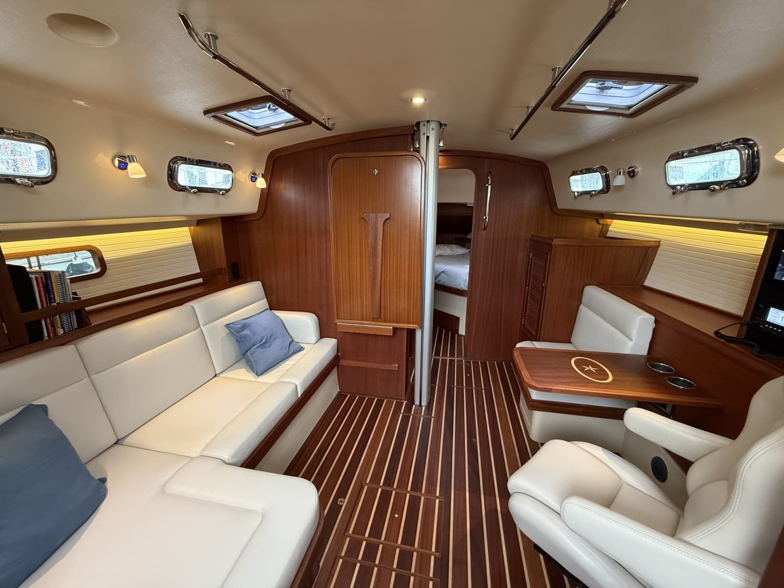 2025 Island Packet  - Photo 7