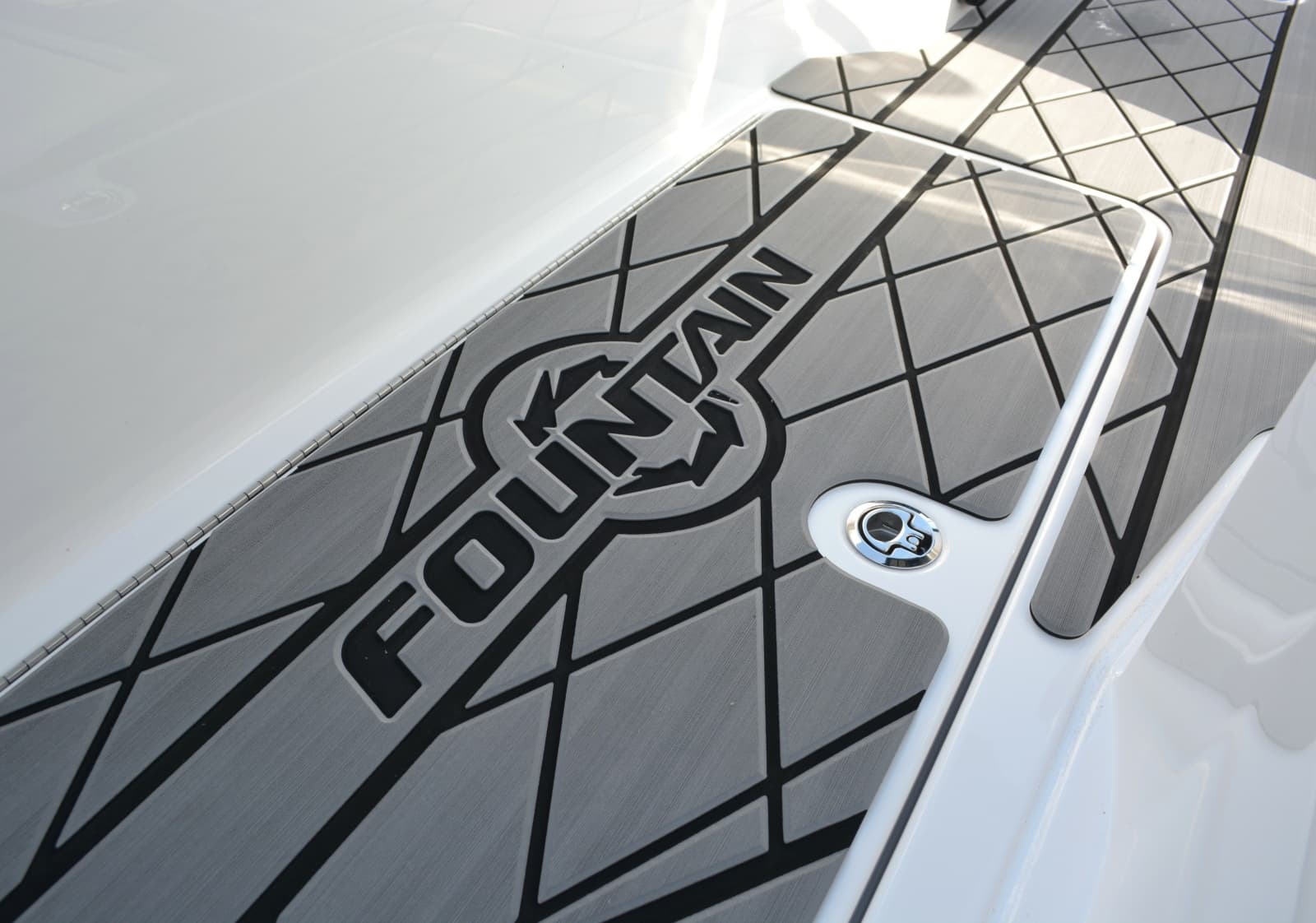 2025 Fountain 32 NX - Photo 28