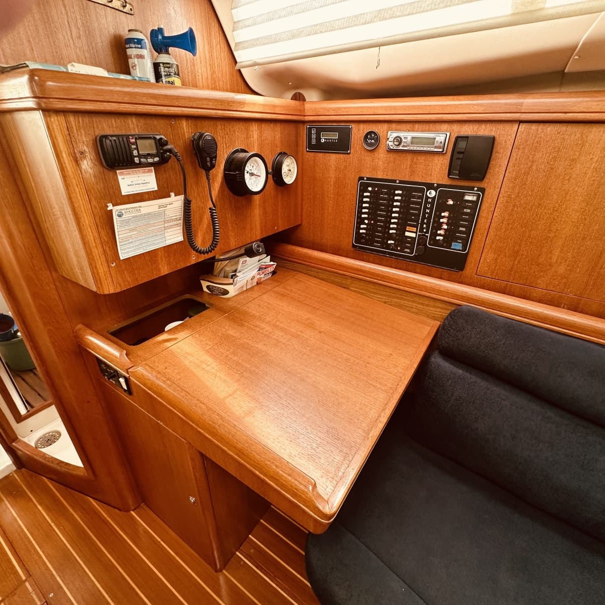 2002 Hunter 356 - Photo 21