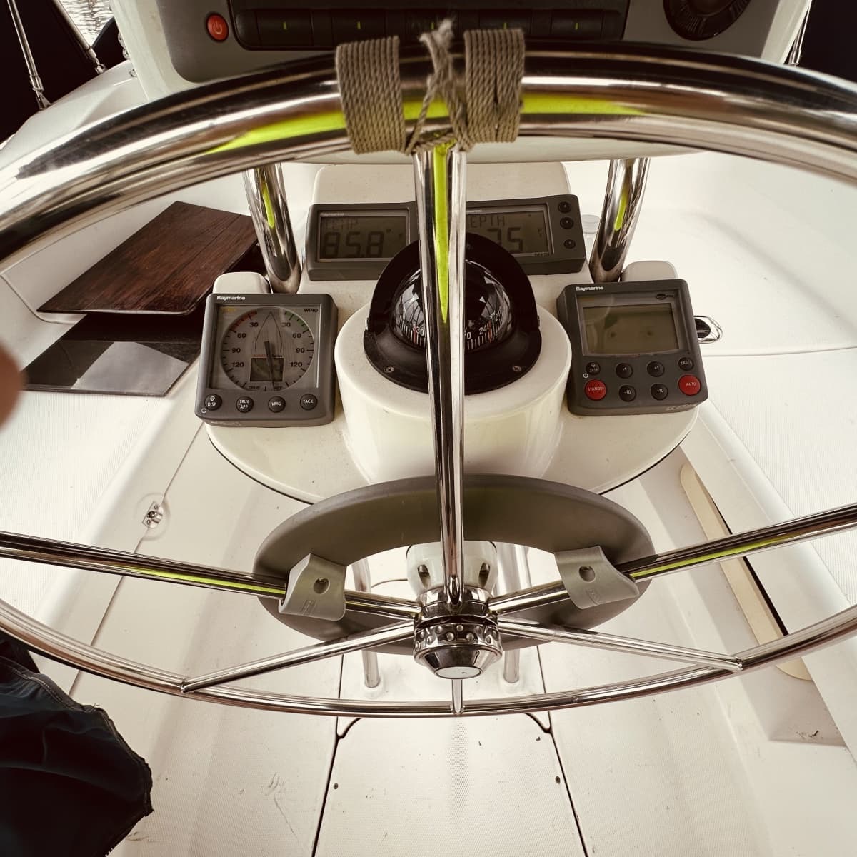 2002 Hunter 356 - Photo 14