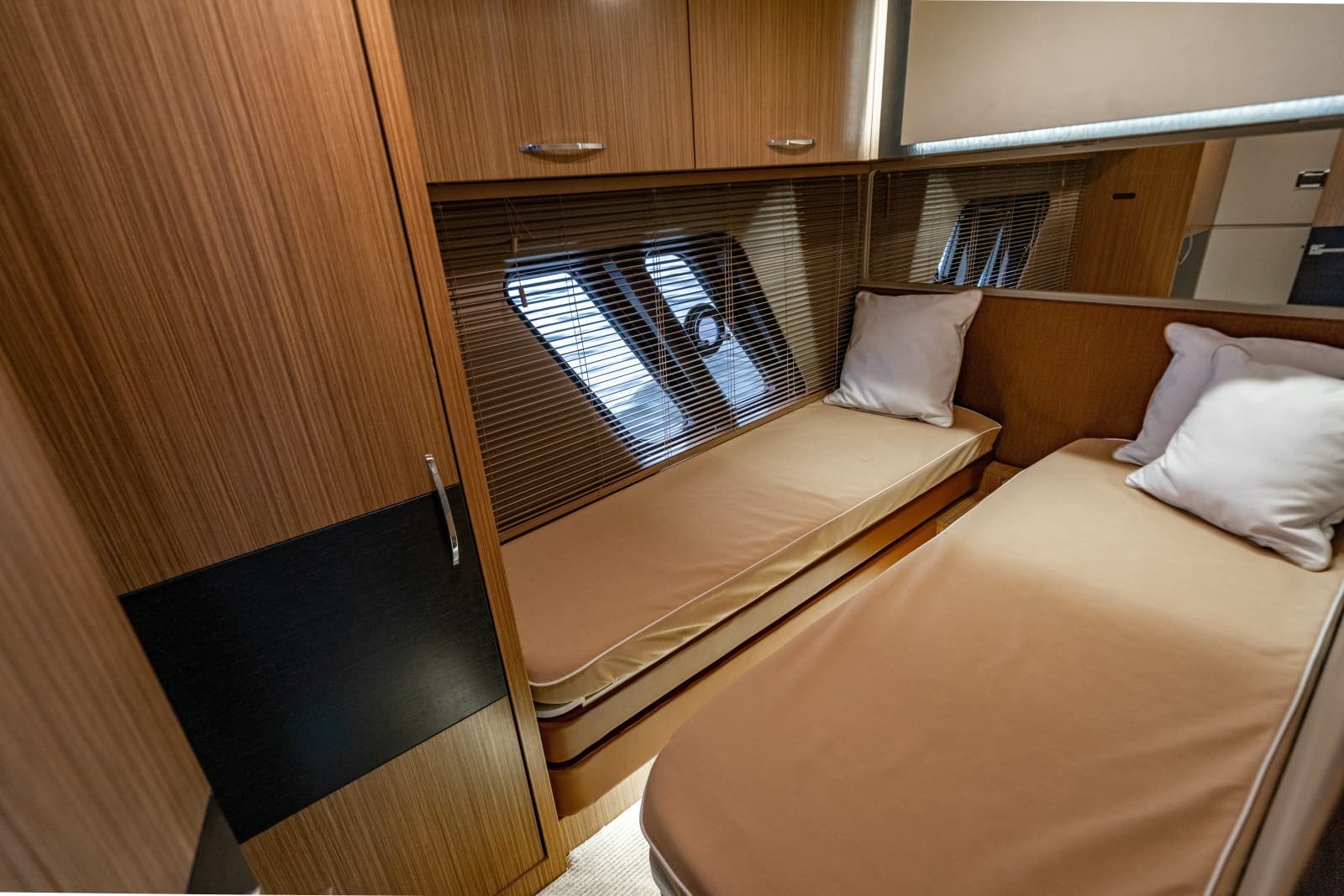 2017 Sea Ray L65 - Photo 27