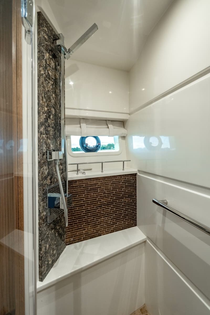 2017 Sea Ray L65 - Photo 41