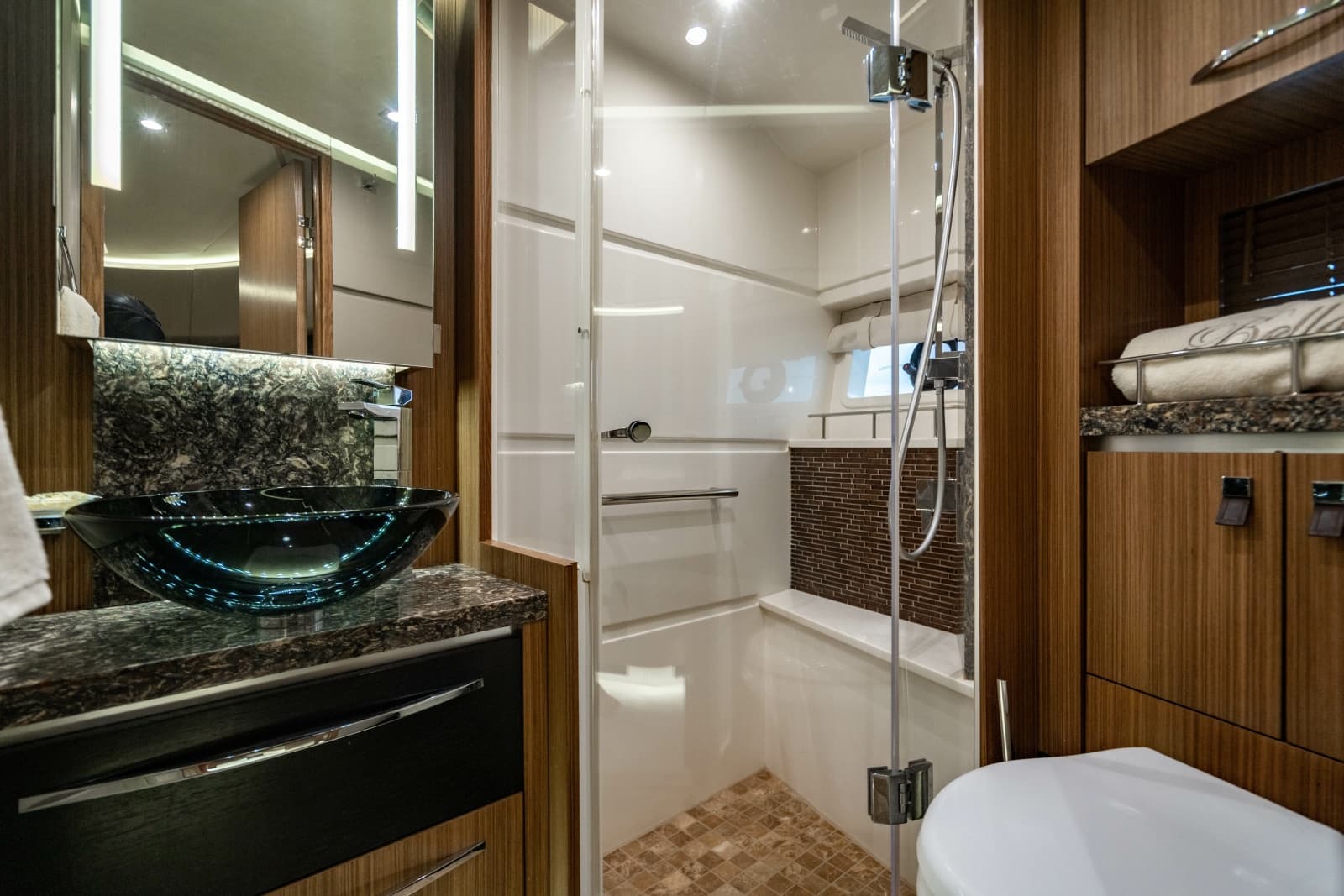2017 Sea Ray L65 - Photo 36