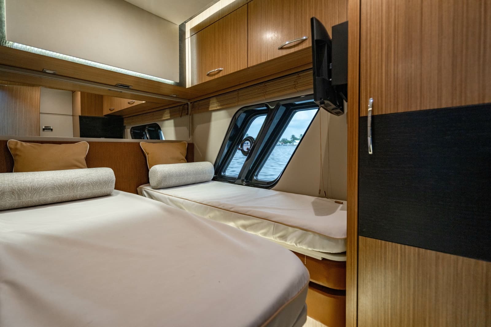 2017 Sea Ray L65 - Photo 31