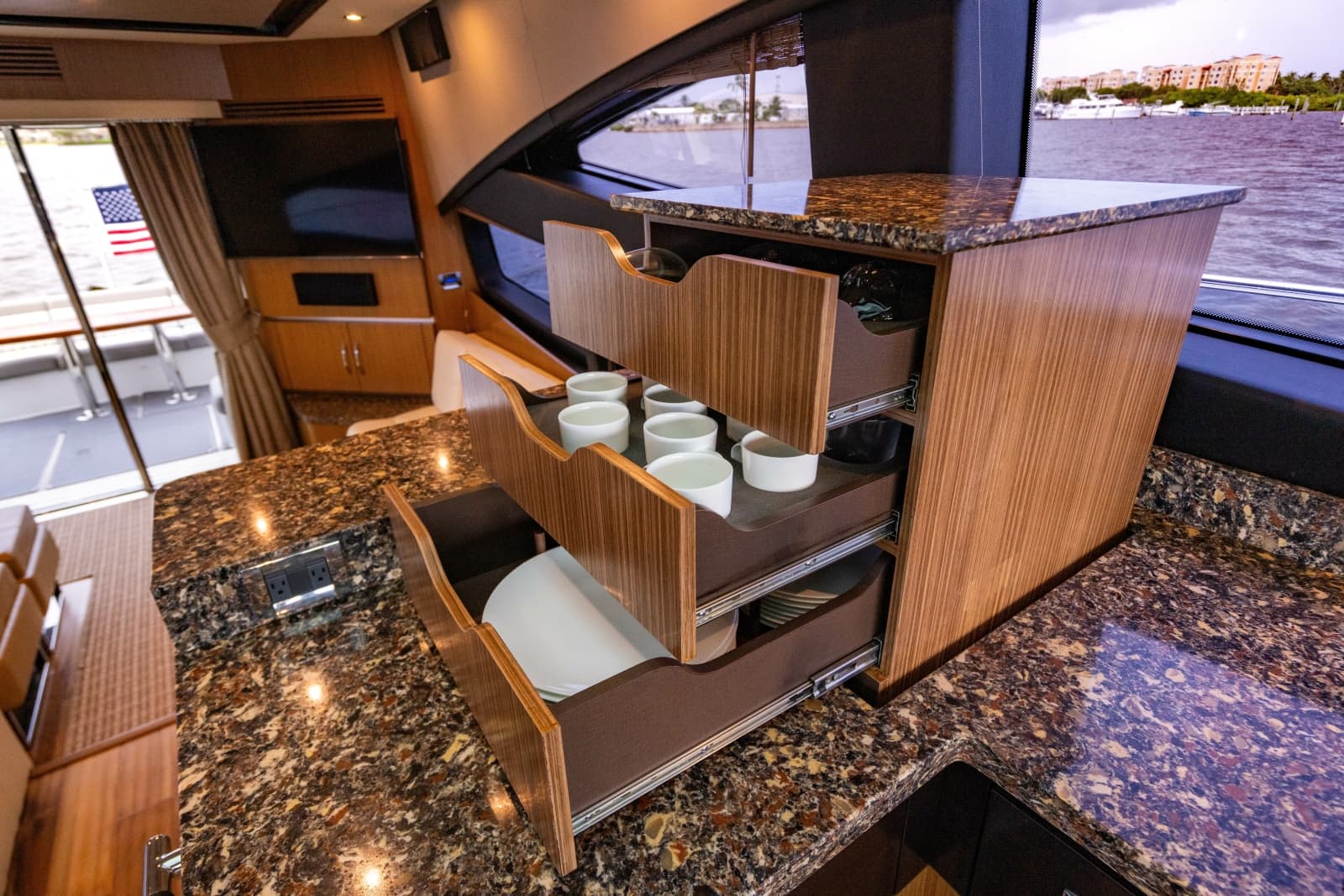 2017 Sea Ray L65 - Photo 76