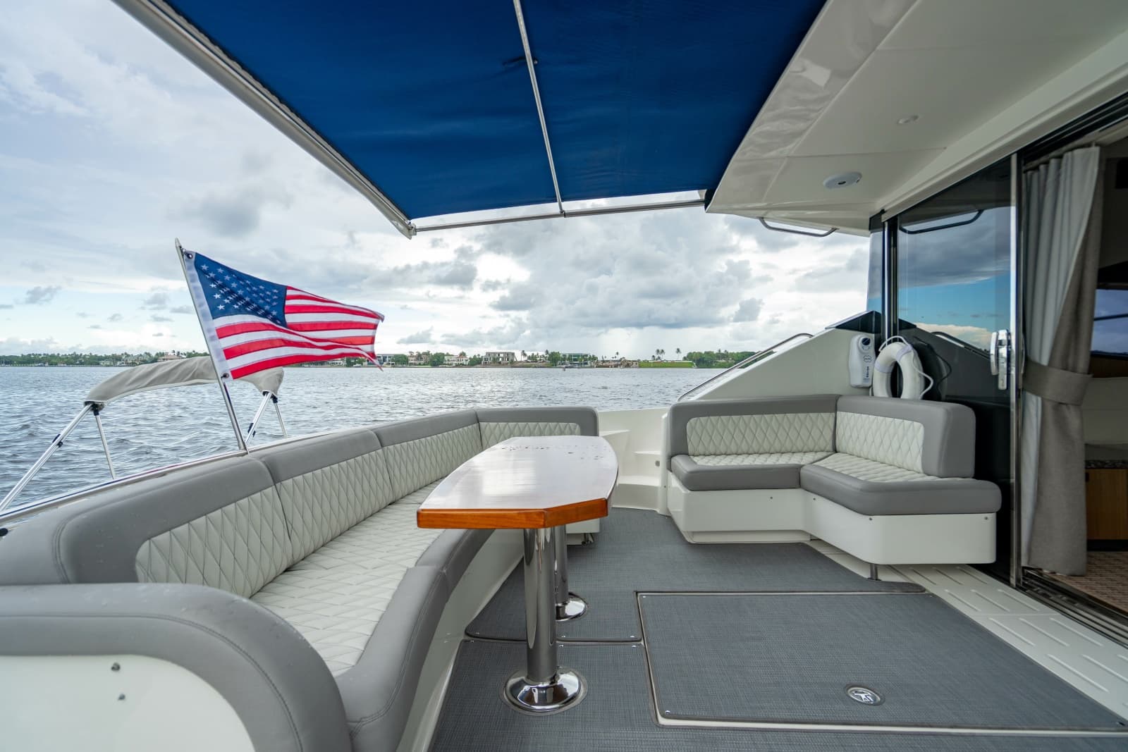 2017 Sea Ray L65 - Photo 60