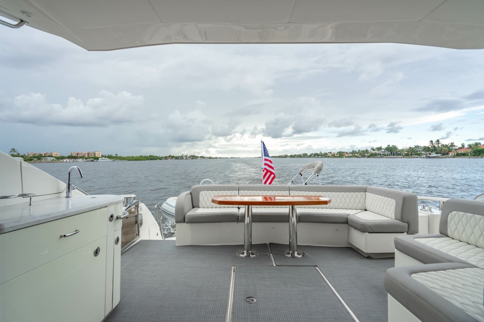 2017 Sea Ray L65 - Photo 47