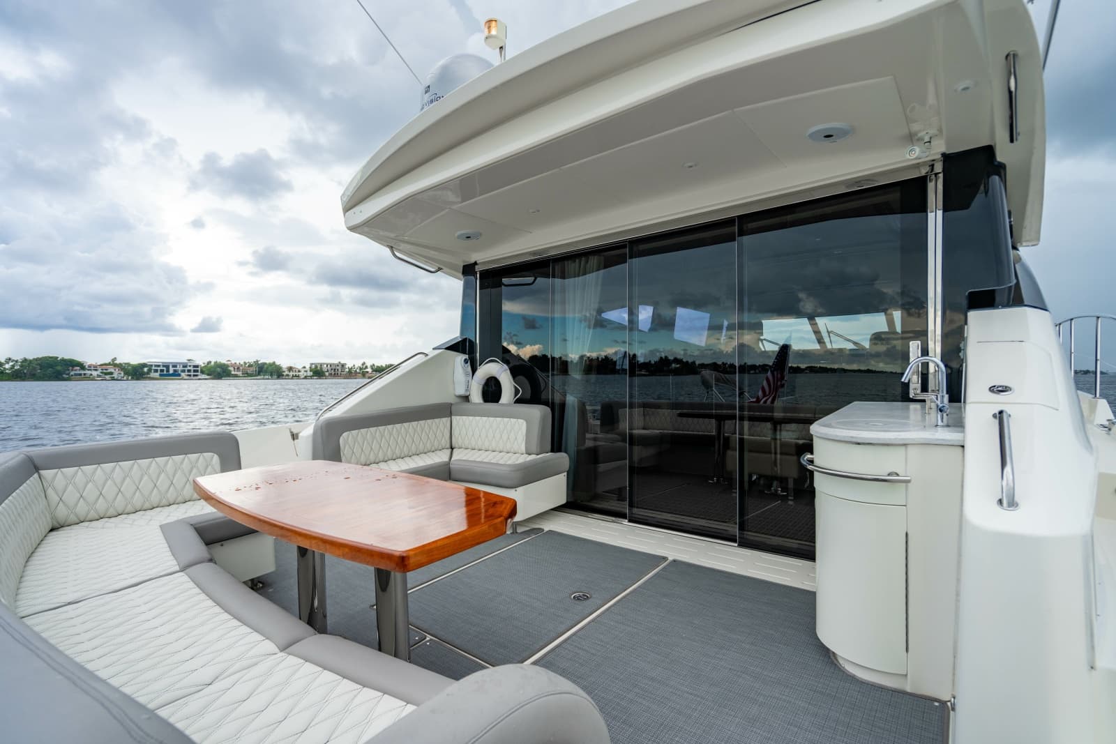 2017 Sea Ray L65 - Photo 53
