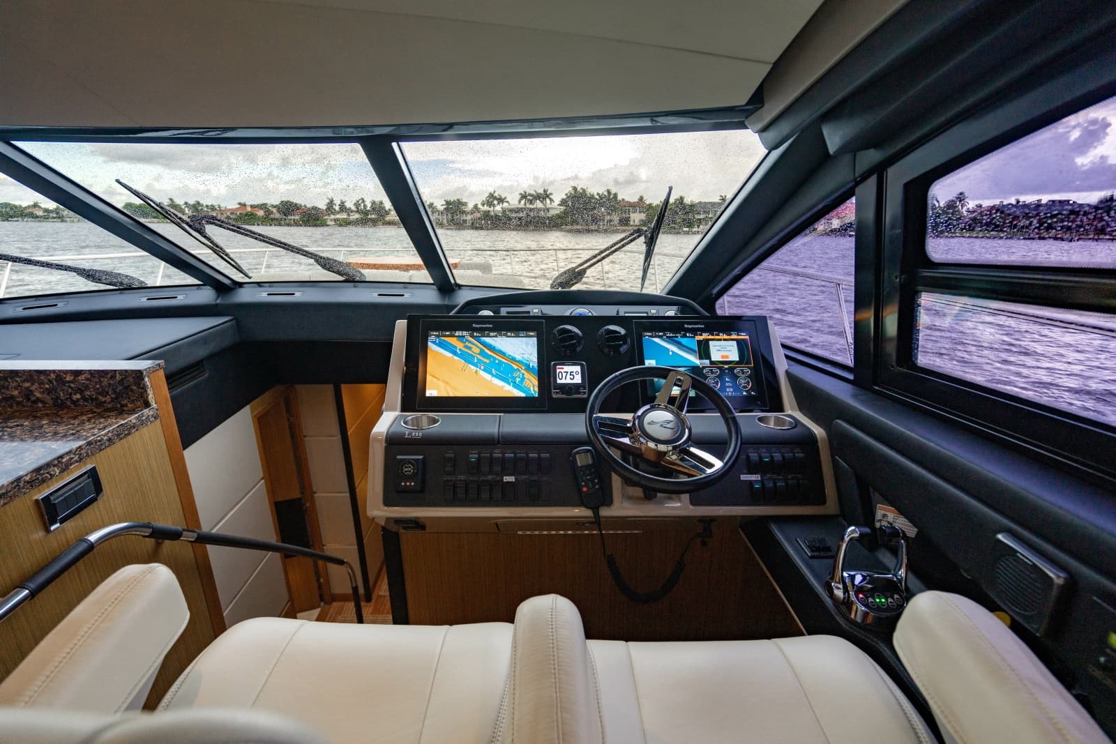 2017 Sea Ray L65 - Photo 87