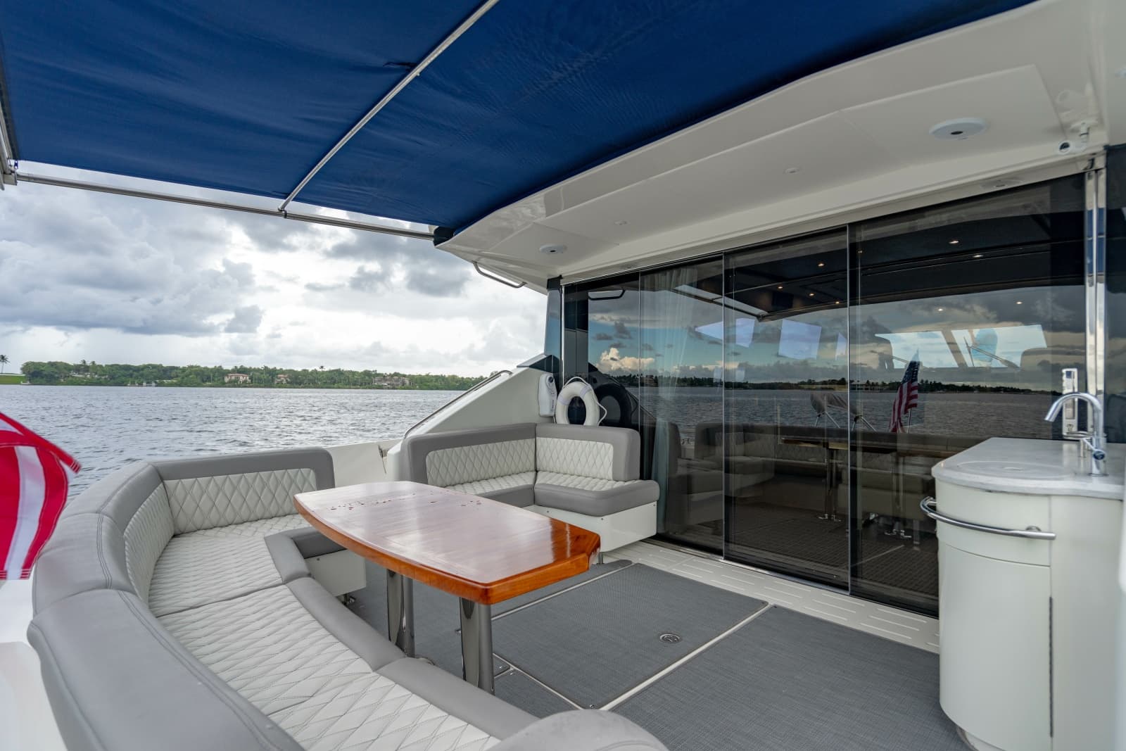 2017 Sea Ray L65 - Photo 61