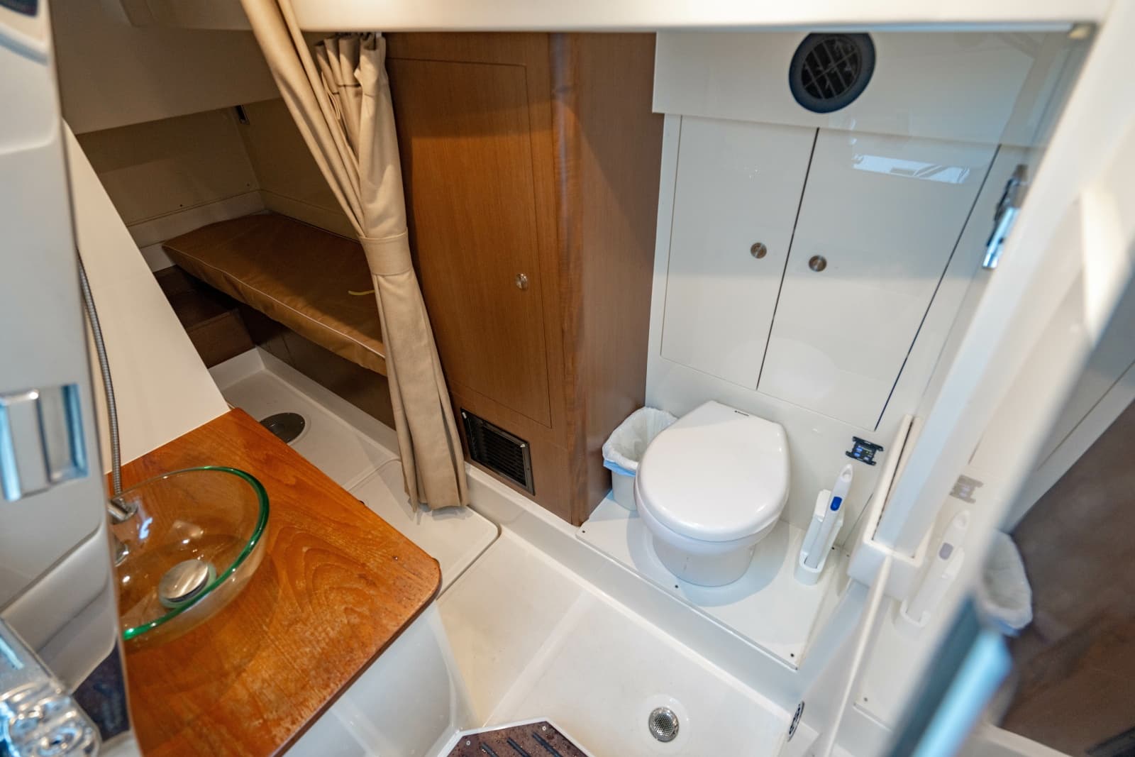 2017 Sea Ray L65 - Photo 111