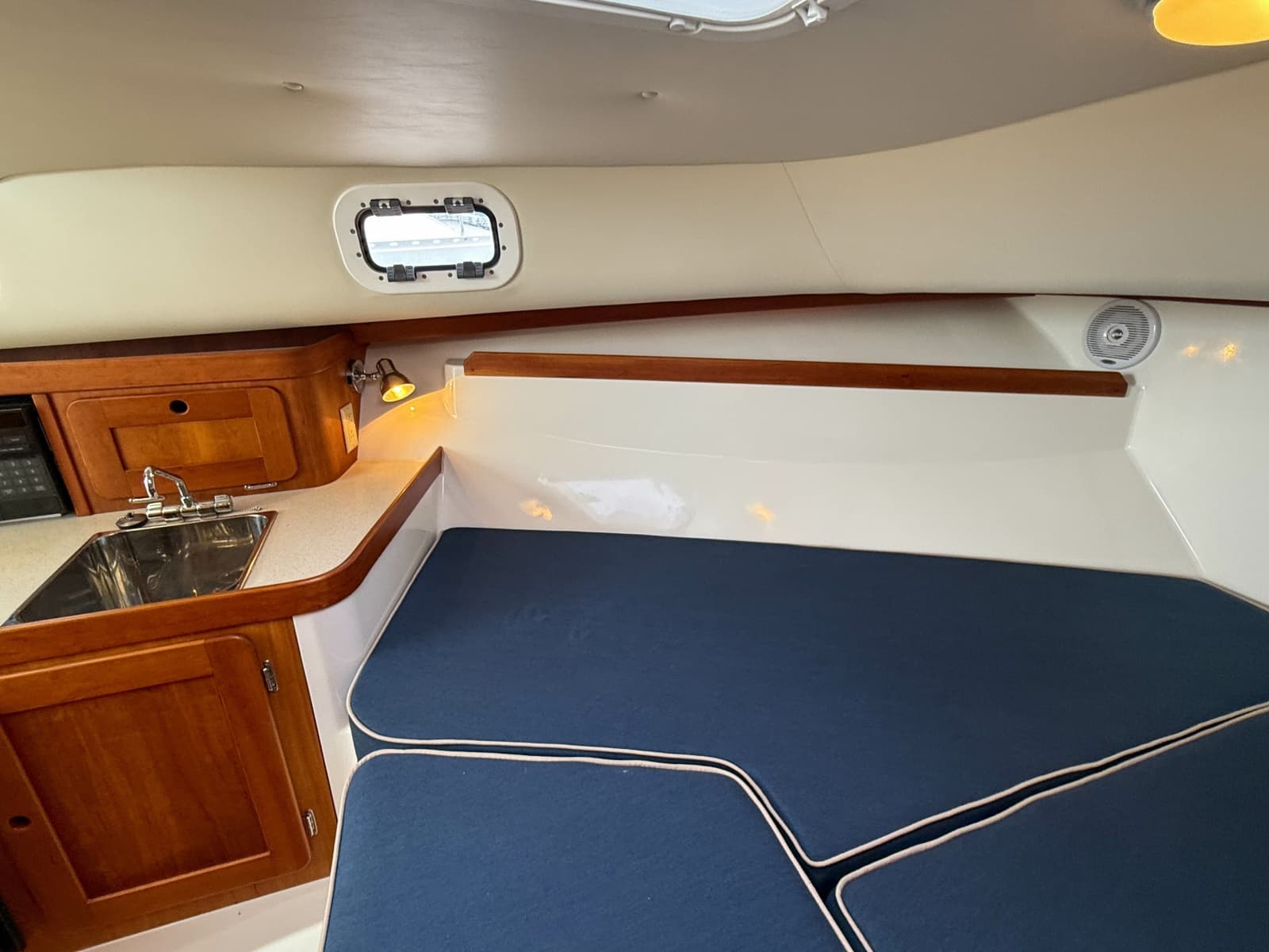 2004 Hunt Yachts SurfHunter 29 - Photo 23
